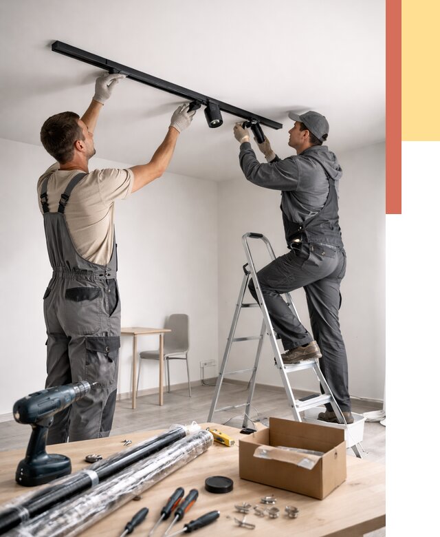 Установка трековых светильников в натяжной потолок в Искитиме от 4281 руб. | ОТДЕЛОЧНИК-Скм